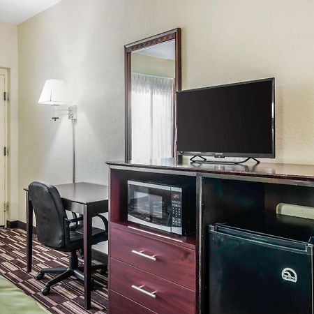 Quality Inn Fort Pierce Exterior photo