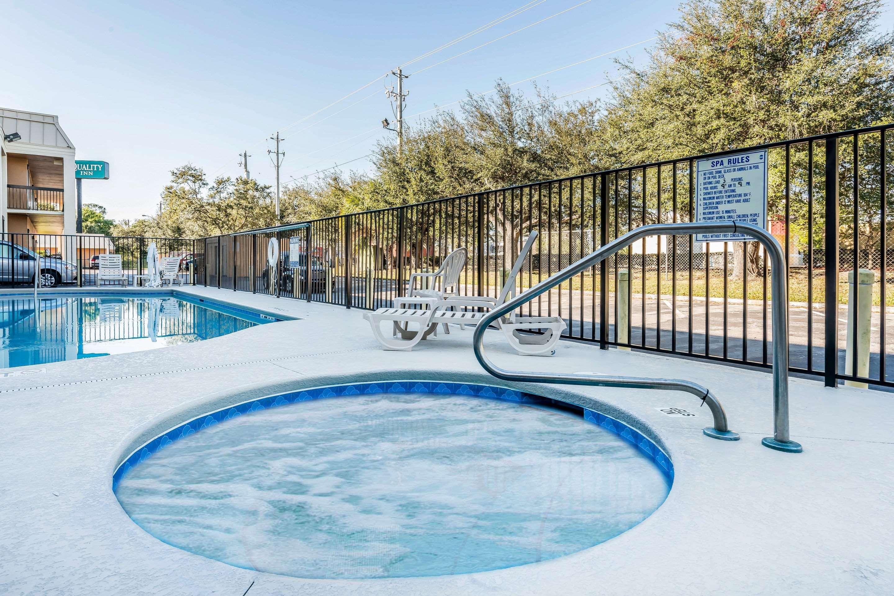 Quality Inn Fort Pierce Exterior photo
