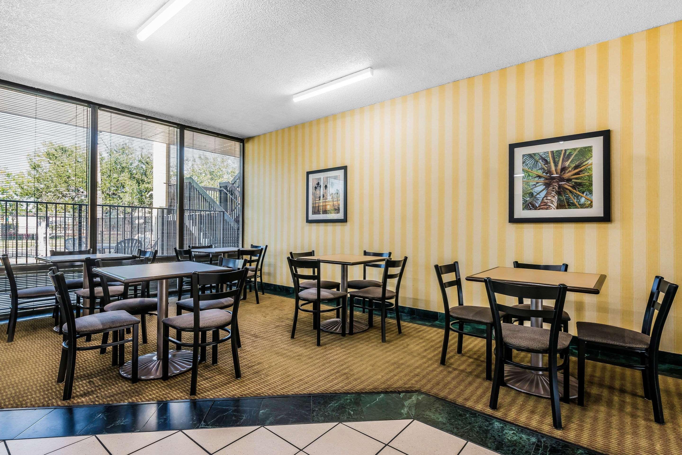 Quality Inn Fort Pierce Exterior photo