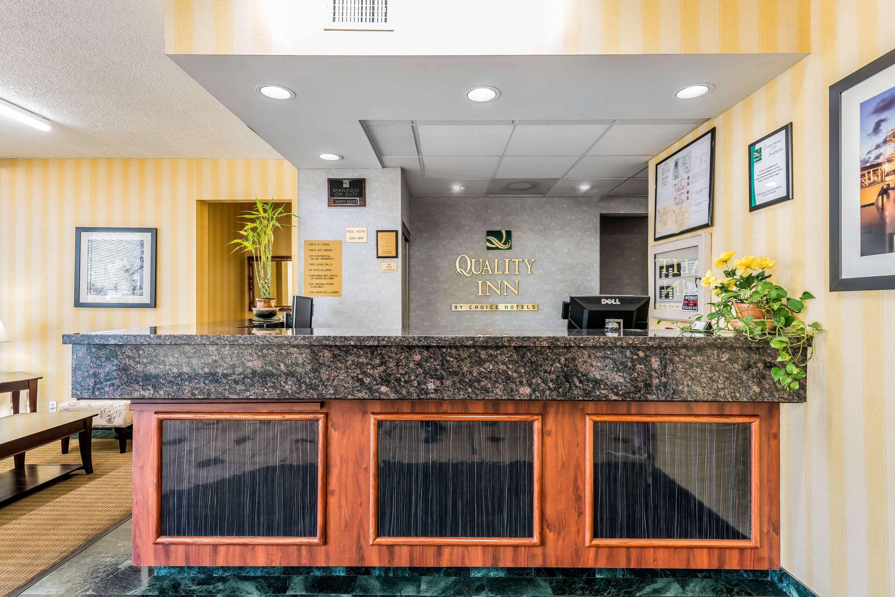 Quality Inn Fort Pierce Exterior photo