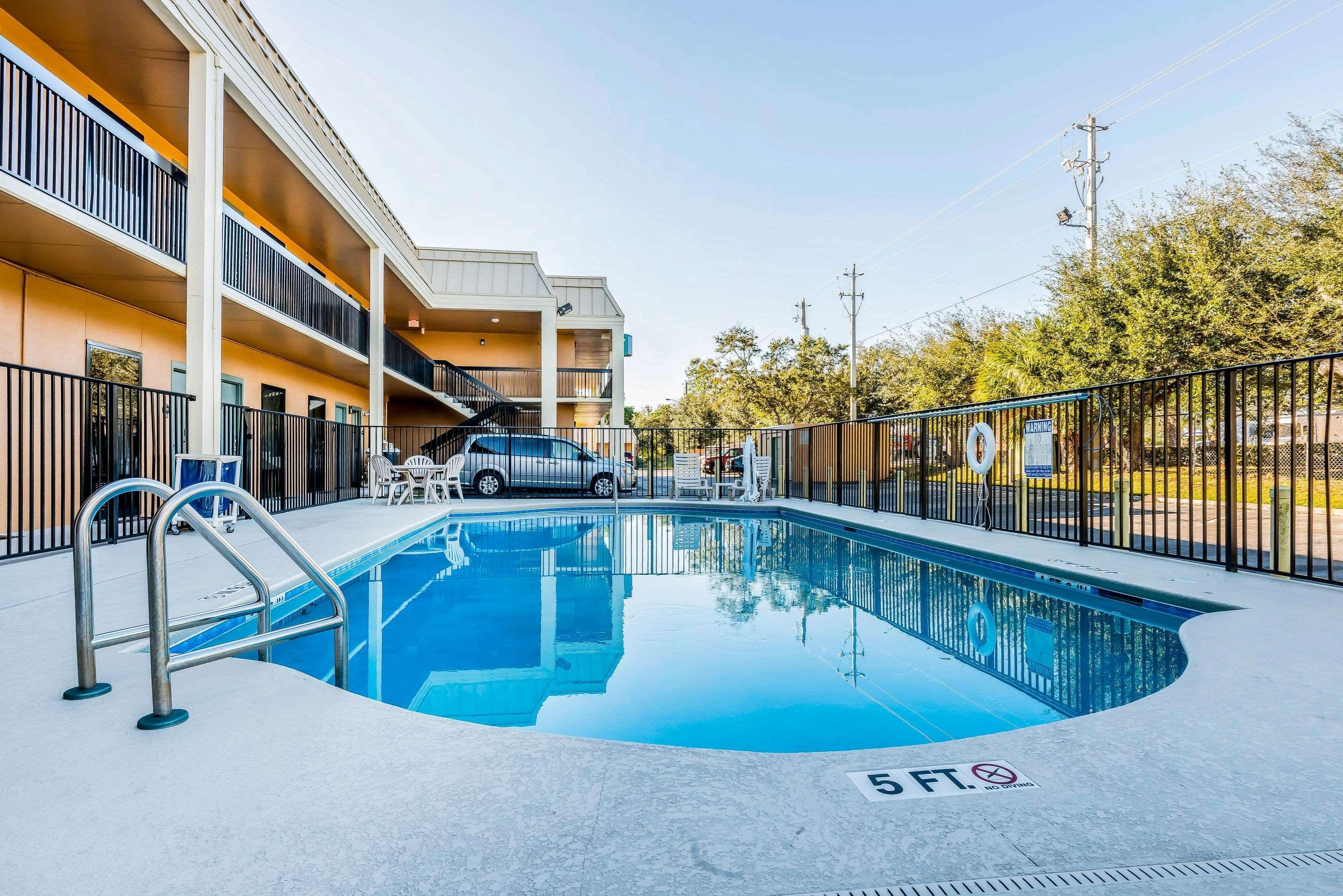Quality Inn Fort Pierce Exterior photo