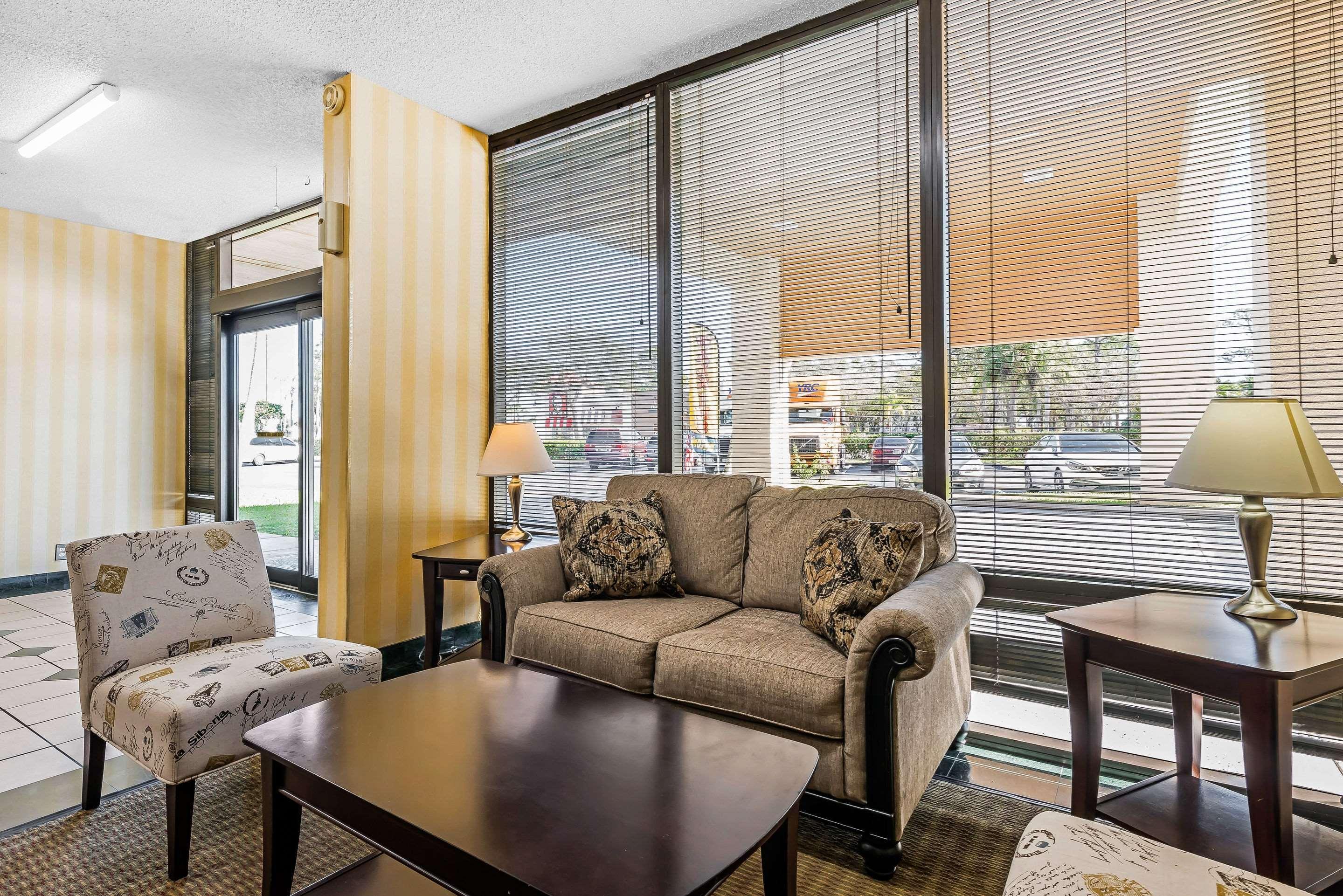 Quality Inn Fort Pierce Exterior photo
