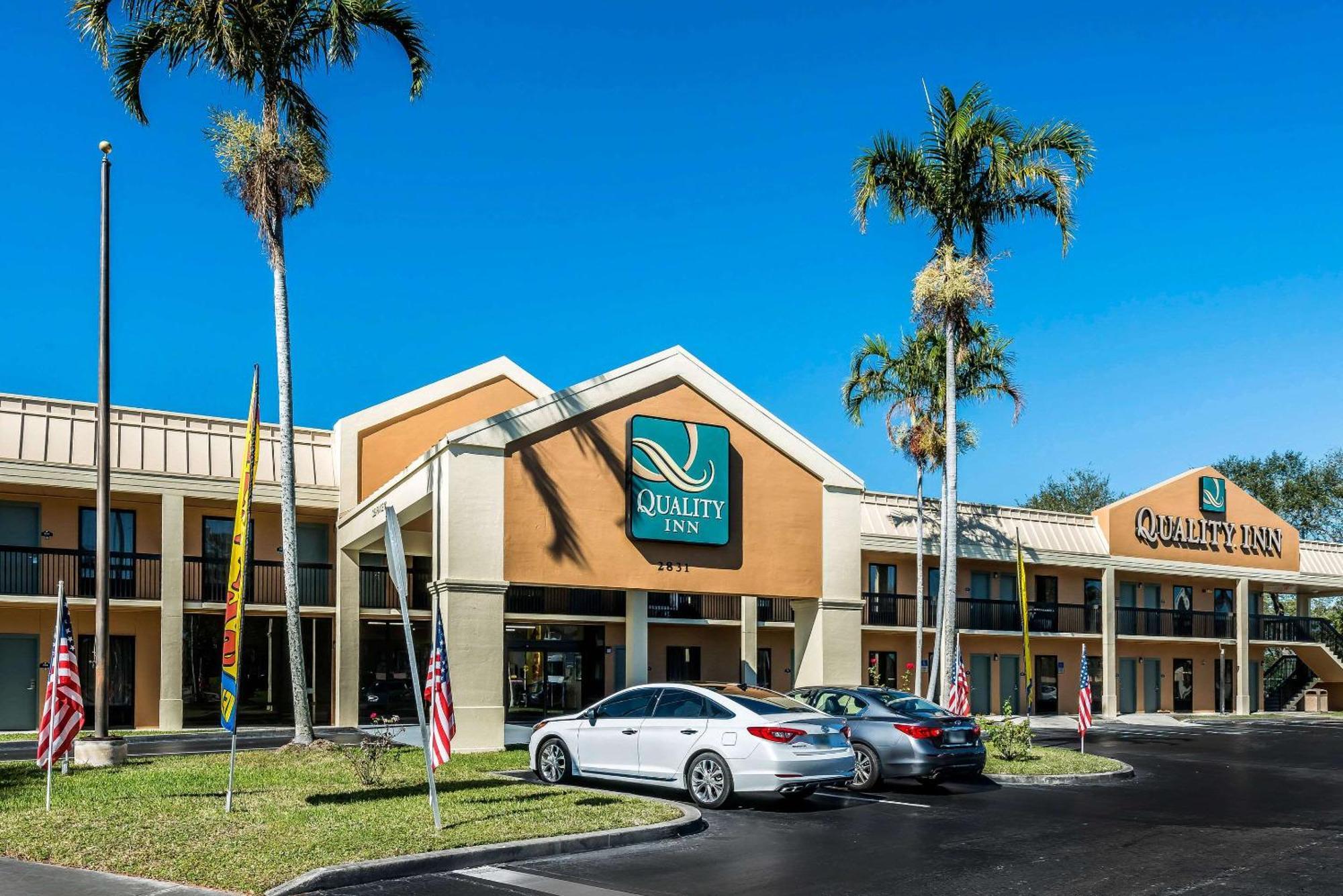 Quality Inn Fort Pierce Exterior photo